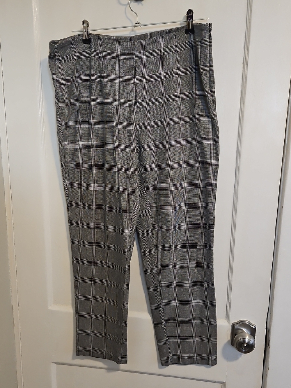 Gray Plaid Straight-Leg Dress Pants